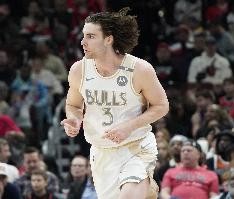 美记：吉迪在赌城但没去看公牛的夏联 似乎显示其续约谈判不顺利