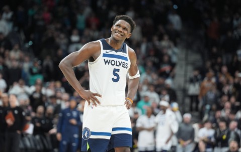 九游体育英超直播-爱德华兹：在陷入犯规麻烦前 我原本感觉自己本场状态很好