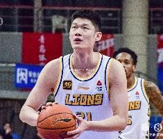 九游官方平台-尽力了！胡金秋13中9高效空砍27分14篮板 关键打板三分追平
